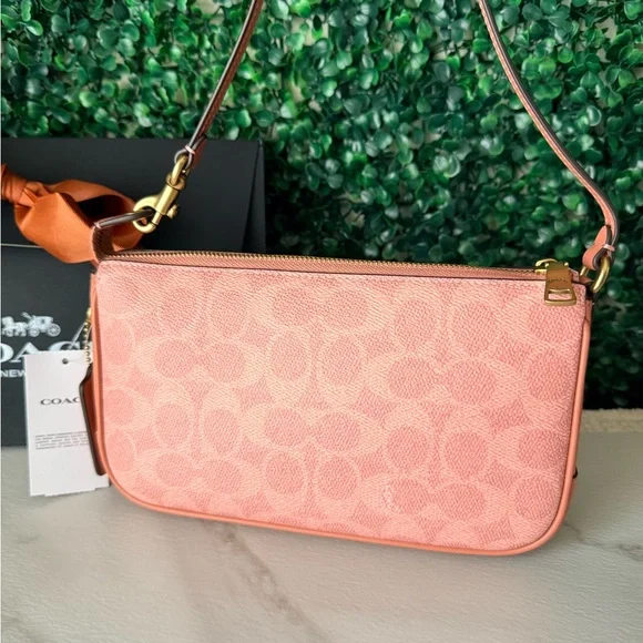 Coach Retail Plaza 22 Melon Pink Shoulder Bag NWT - Picture 2 of 5